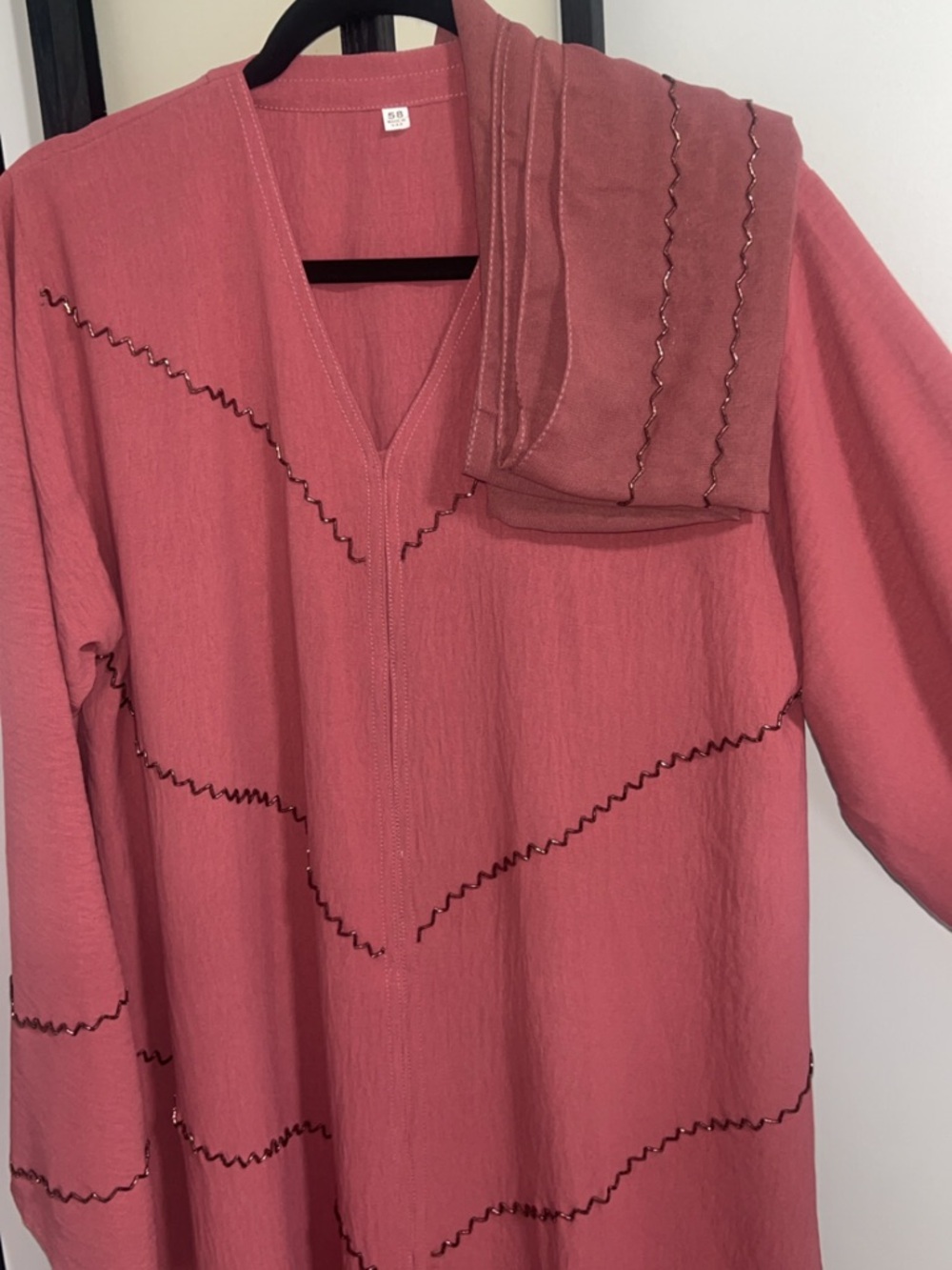 Rose Mauve Long Abaya with Zigzag Stitch Detailing with matching scarf size 58 - Picture 6 of 8